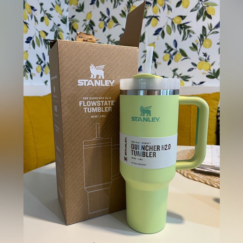 NWT Stanley 40oz Tumbler (Citron)